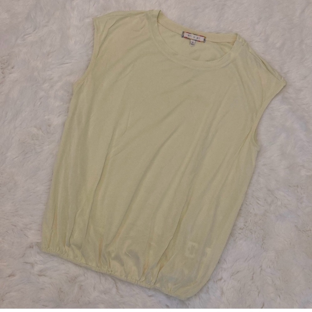 Elegant Sleeveless Tee in Soft Yellow